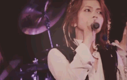 hyde# 连表情都会唱歌的歌者,嘤嘤美cryfr. fyeahj