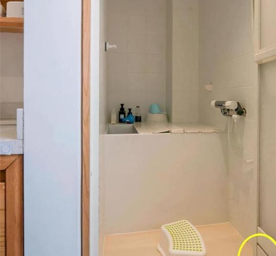 小户型卫生间怎么装修学学日本2㎡卫生间设计推拉门还能这样用