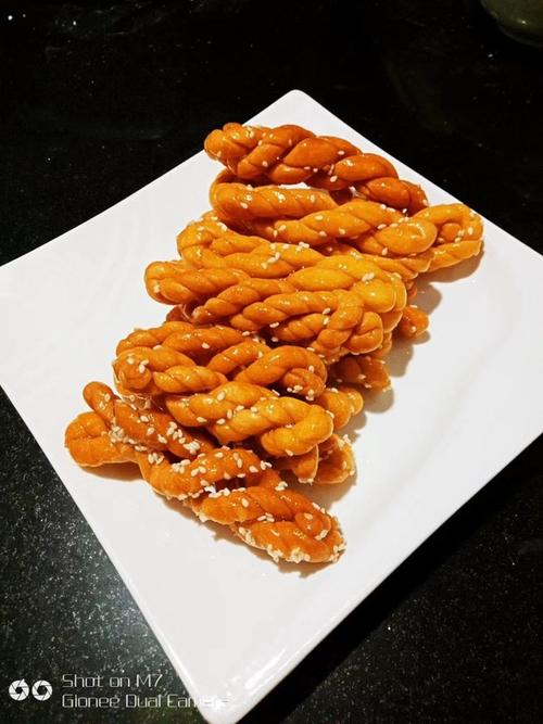亲爱的一起吃饭分享作品酥脆小麻花&蜜汁脆麻花第一次做,南方空气湿度