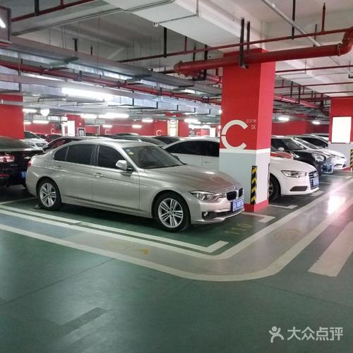 景枫广场停车场