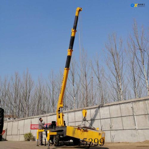 三轮小吊机工厂 三轮随车吊定做 3吨小型吊车