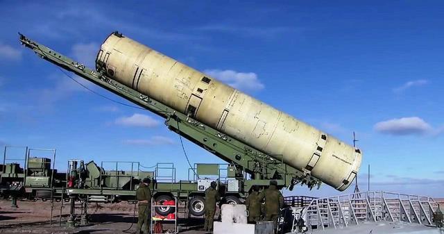 以检查发射前的准备工作以及导弹如何离开发射井等