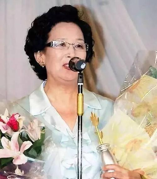 韩剧"奶奶专业户",罗文姬实力搞笑,她居然还是国会议员!