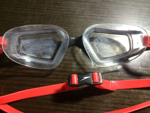 有专业人士可以好好解释下 泳镜的防雾膜, 防雾层,防雾液的关系吗?