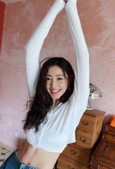 张天爱露腰私服性感图片66