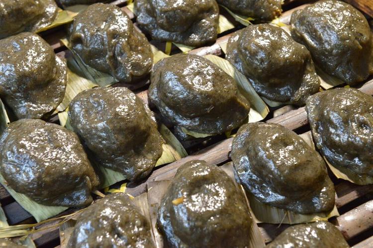  p>田艾米籺,因其工艺繁复,口感绵逸,又承载着传统习俗,而深受欢迎.