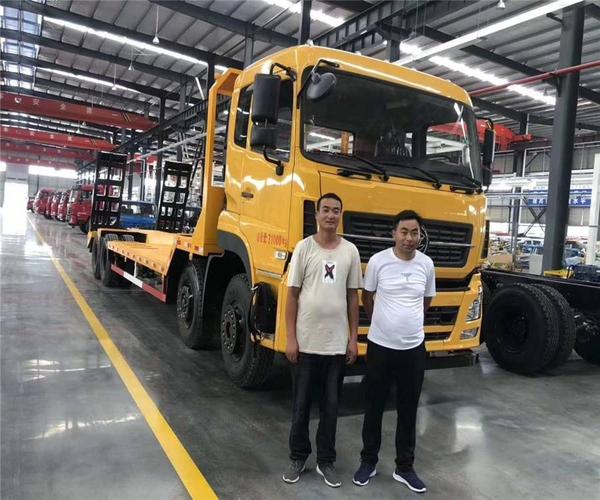 前四后八凹板挖机运输车 大吨位平板车低价销售 程力专汽平板车生产