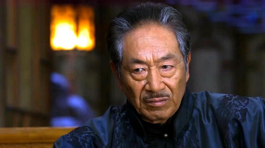 吴乾坤告诉海猫,现在虎头湾很危险,他希望海猫能带着吴若云离开