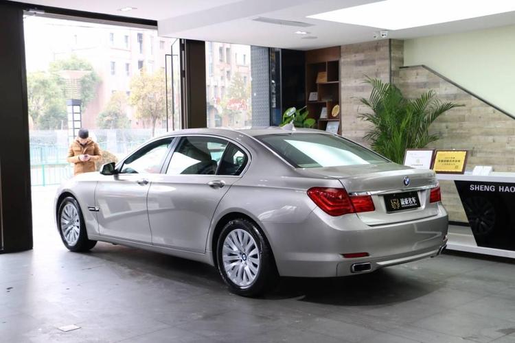 上海2010年9月宝马宝马7系2011款m750li44t香槟色手自一体