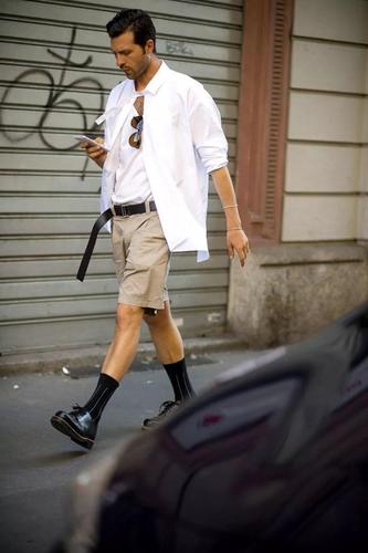 潮男们的短裤穿搭 怎么穿才不娘?