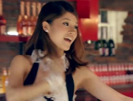 爱情公寓3女酒保是谁叫什么名字