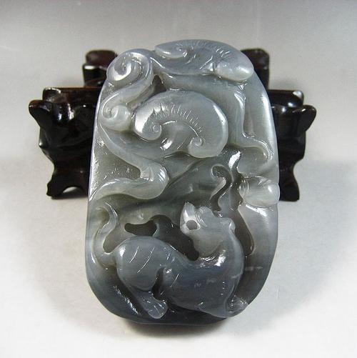 罕见精雕和田玉烟青料-福寿如意把件