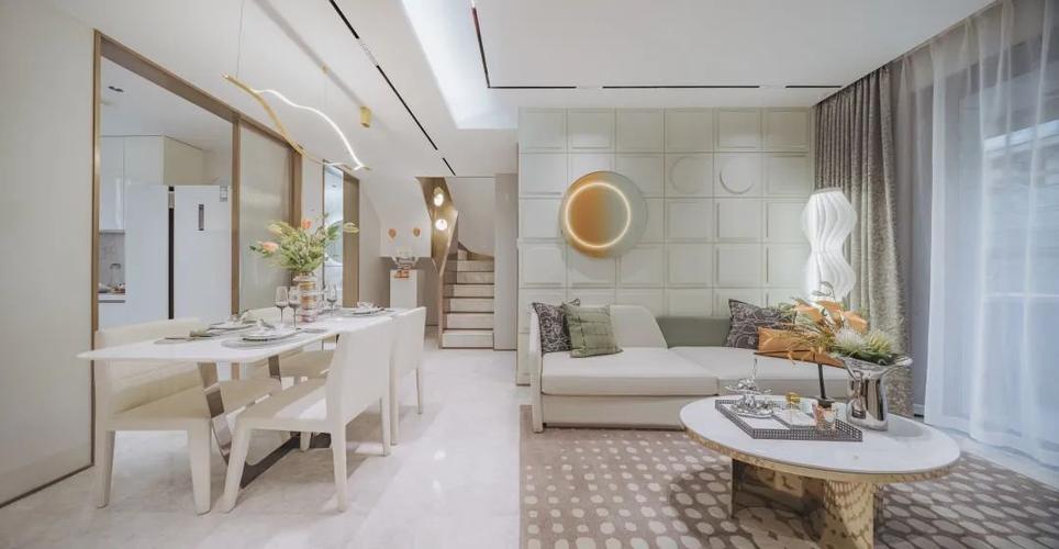 叠加产品实际为毛坯交付不可复制的院墅生活难能可贵的城市真叠墅保利