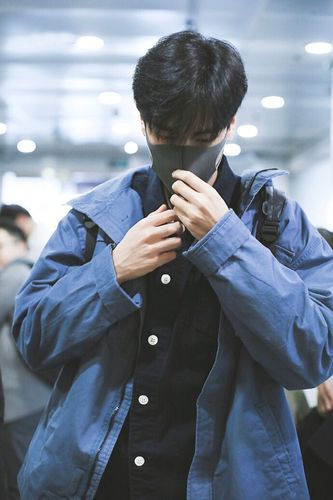 最爱阳光少年   胡一天西装手机壁纸,帅气西装胡老师(高清无水印)