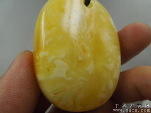 重量35克白花蜜蜡吊坠