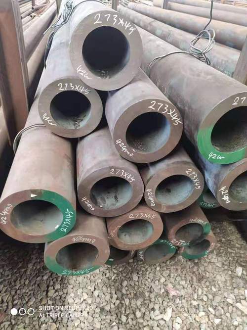 uljysb33另公司兼营输送流体用无缝钢管,石油裂化用无缝钢管,化肥设备