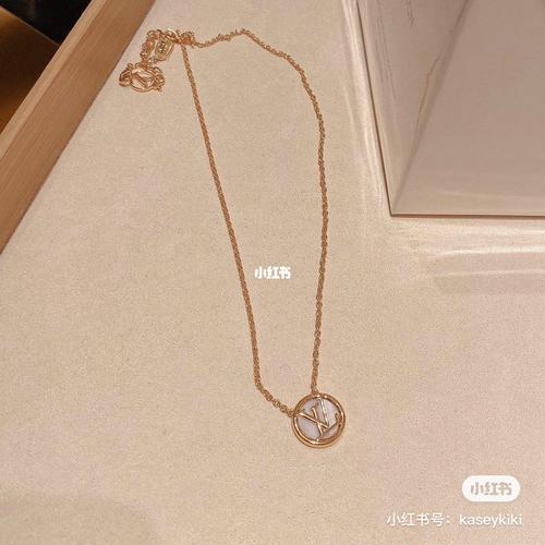 lv新款白贝母项链94_项链_路易威登怎么样_贝母_首饰_t恤_太古汇