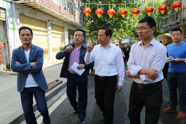 石首市委书记刘忠诚:确保拿下省级文明城市的招牌