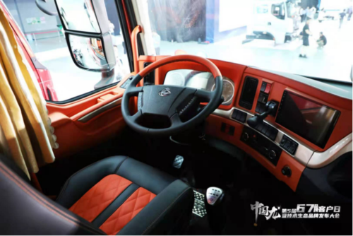 乘龙h7牵引车定制内饰