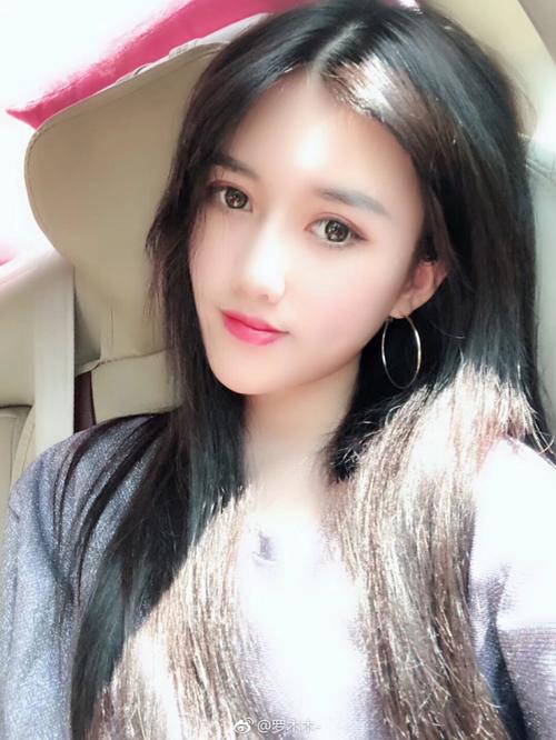 骚男新歌合唱女生照片曝光 罗木木真实身份揭秘