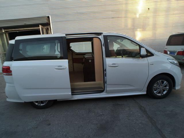 上汽大通g10特别的内饰改装,让爱变得更真