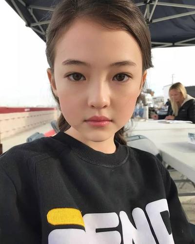 壁纸10岁与韩国yg签约这位德韩混血女孩ellagross简直就是小仙女