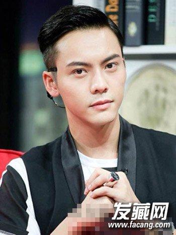 三七分斜刘海短发发型 个性短发成潮男发型范本(4)