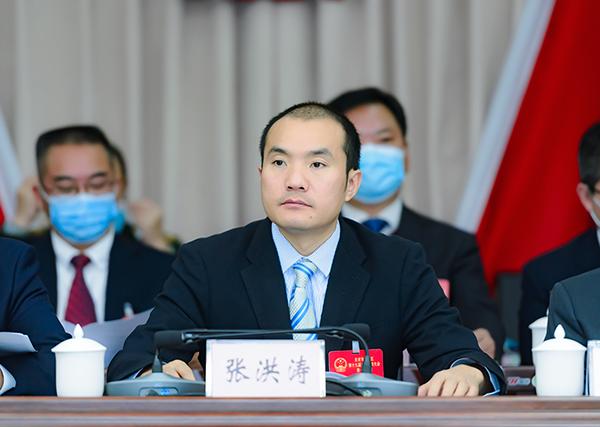 自贡市贡井区委书记张洪涛出席会议 摄影 廖志全