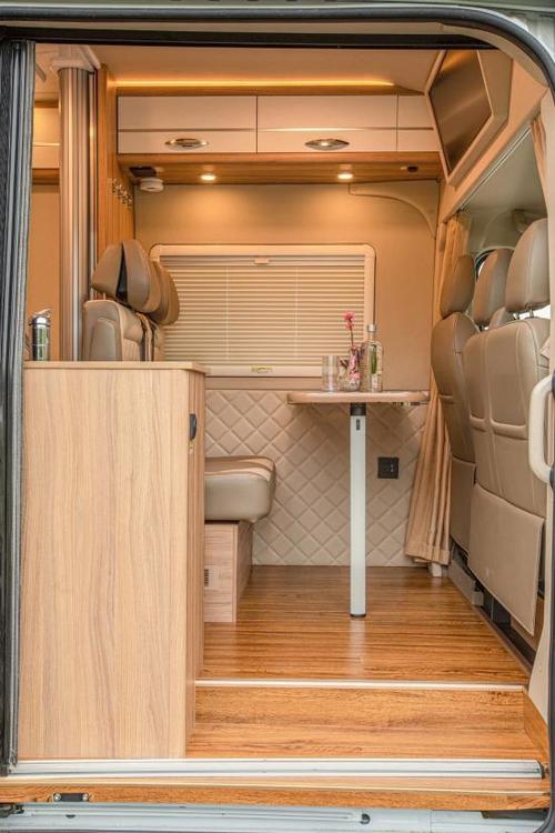 金冠宾歌b900大通v90长轴高顶b型房车全新设计首发