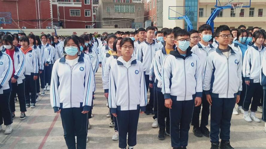 张坂中学开学第一天升旗仪式20210229