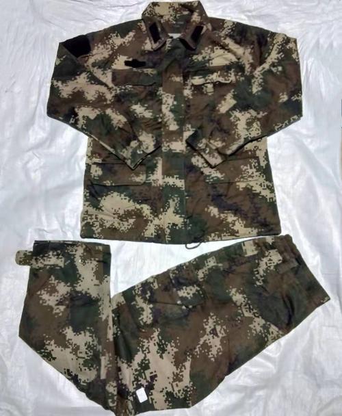 二手武款冬季迷彩服数码小花冬迷彩作训服上交交旧武款冬季迷彩服