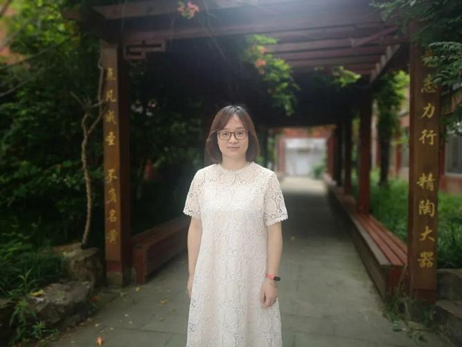 03 said: 刘晓兰老师 潜心育人,做孩子幸福人生的引路人!