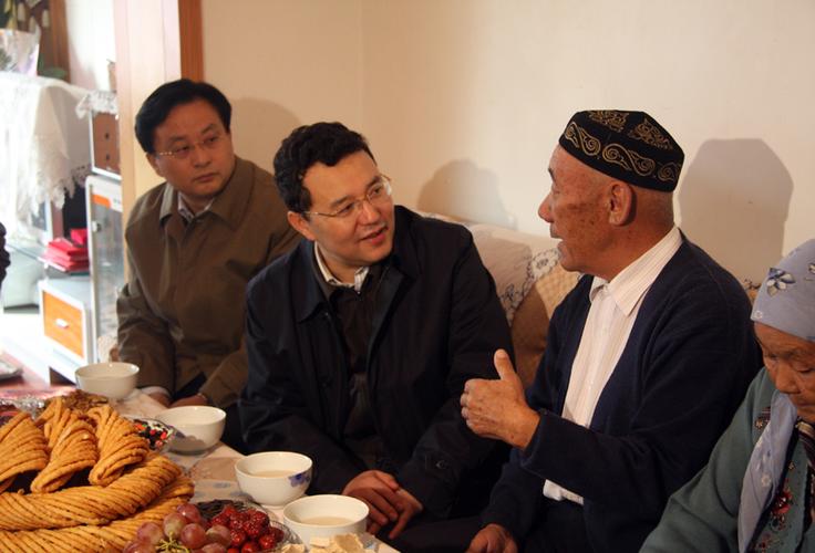 自治区党委常委,自治区总工会主席艾尔肯江吐拉洪一行
