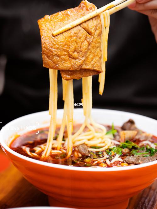 武汉最好吃的那碗面,就在你楼下_牛肉面_明静生烫牛肉