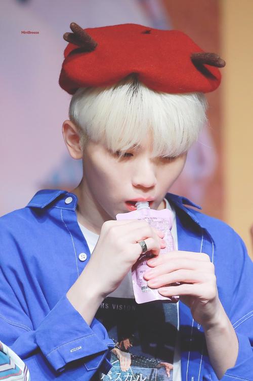 李知勋. woozi. seventeen.