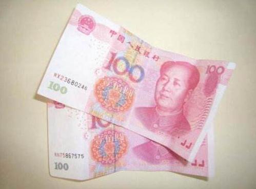 女子回娘家借钱弟弟只给了两百块钱回家后接到母亲的电话懵了