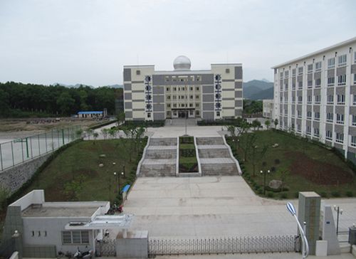 宣城市绩溪县适之中学 留守儿童的幸福天地