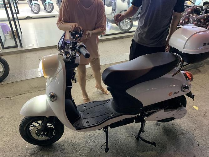 电动车选哪个颜色好看