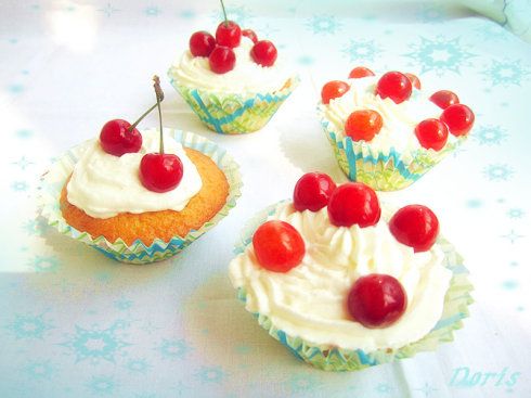 超人气可爱小蛋糕——樱桃杯子蛋糕