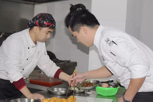 非诚勿扰他让22盏灯留下如今在这家餐厅做高颜值厨师