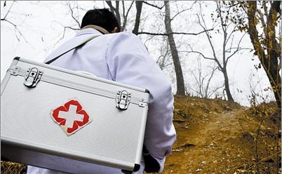 国务院提出提高乡村医生待遇,让乡村医生成为村民健康守护人.