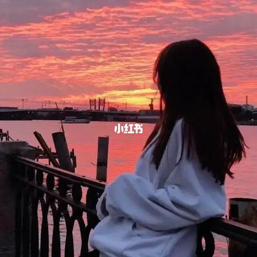 "夕阳西下,美女心动头像"_美女_头像_童谣_美女专属头像_素材_头像