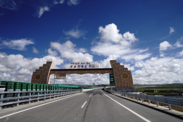 世界海拔最高g6京藏高速公路那曲至拉萨段通车