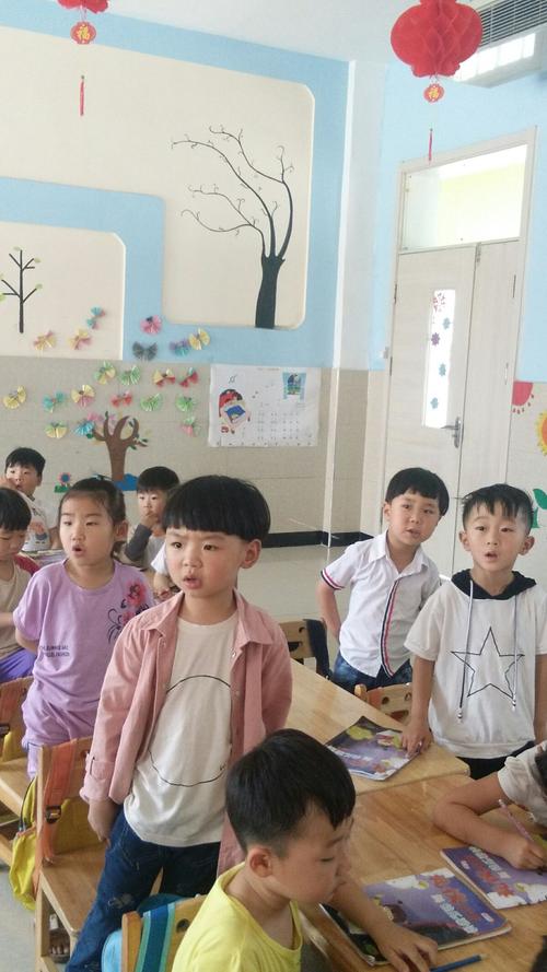 复程幼儿园中二班赵馨瑶小朋友快乐成长记
