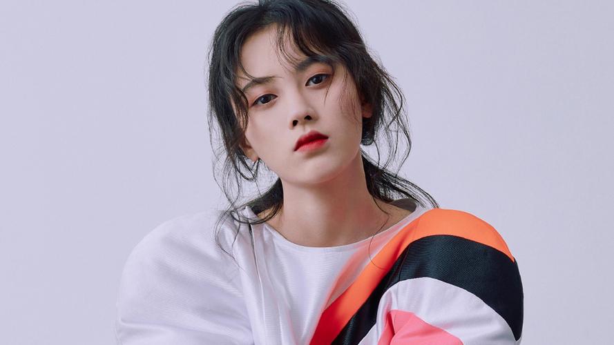 鞠婧祎明星风尚壁纸7