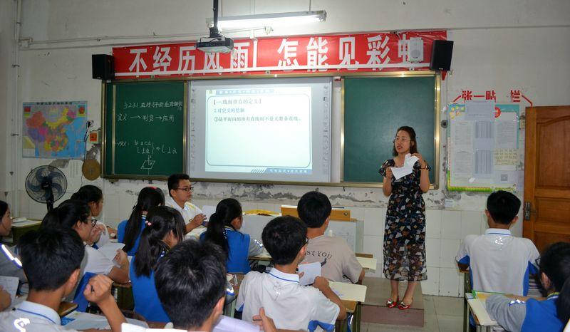高中教师教学大比武苍溪赛区半决赛在苍溪中学举行