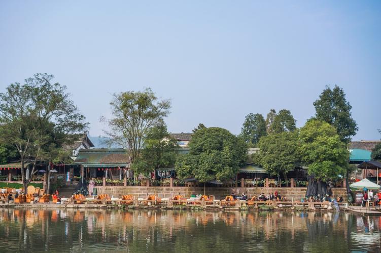 游戏邛崃,茶马古道第一镇"平乐古镇"一条街好吃的