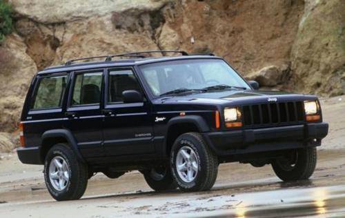 90年代,当北京212逐渐开始成为老古董的时候,切诺基就是当时极少数既