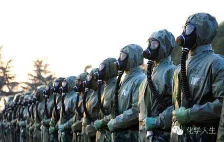 中国人民解放军防化兵是合成军队的重要组成部分,由防化,喷火,发烟等