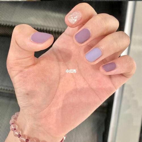 海底捞美甲款式合集整理～简约温柔又好看_美甲_海底捞怎么样_简约风